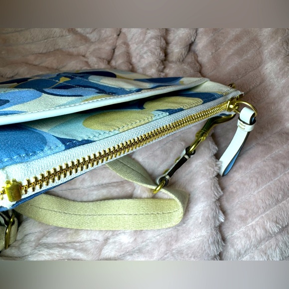 Coach Y2K Swingpack Crossbody- Signature Collection NO CALLOUTS with care card - Picture 4 of 10